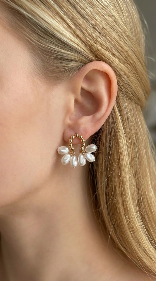 Perlen Statement Ohrringe Gold – Elegante Tropfenform