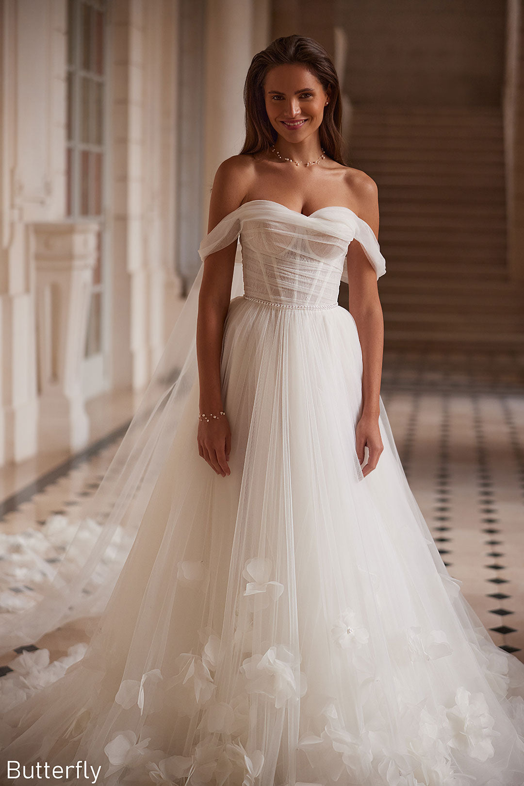 Butterfly, Monreal Bridal — Größe 40, Sample Sale