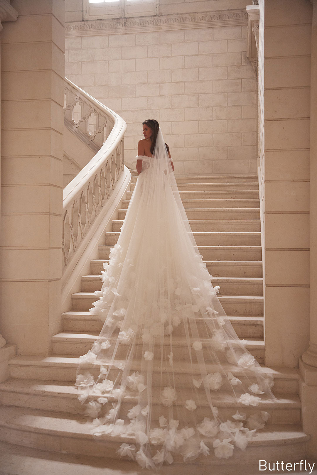 Butterfly, Monreal Bridal — Größe 40, Sample Sale